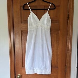 Lilly Pulitzer White Dress With Adjustable Spaghetti Straps.   Size 10